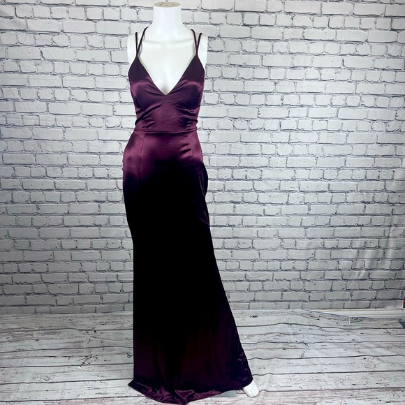 Windsor Dresses Nwt Windsor Burgundy Gown Poshmark